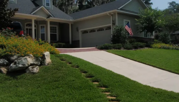 The Benefits of Professional Lawn Care Services for Retaining the Beauty of Your Landscape Design in High Springs, FL