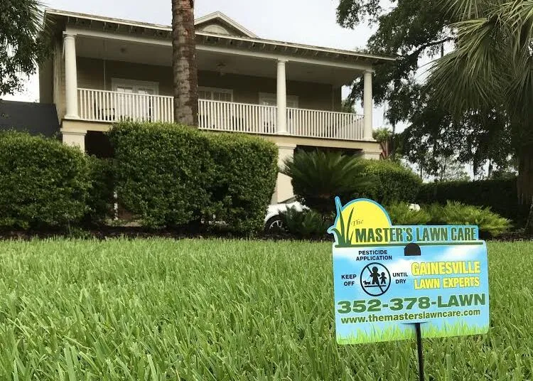 Choosing Lawn Fertilizations and ‘Lawn Care Near Me’ for a Greener High Springs, FL Lawn